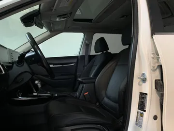 2024 Kia Seltos - image 3
