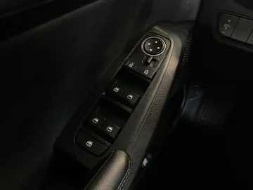 2024 Kia Seltos - image 24