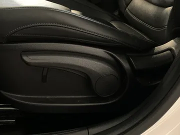 2024 Kia Seltos - image 25