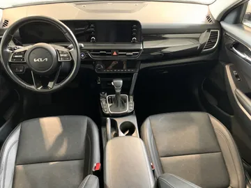 2024 Kia Seltos - image 15