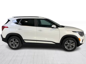 2024 Kia Seltos - image 2