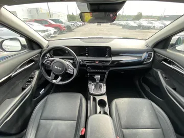 2024 Kia Seltos - image 7