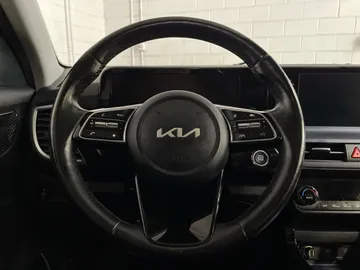 2024 Kia Seltos - image 17