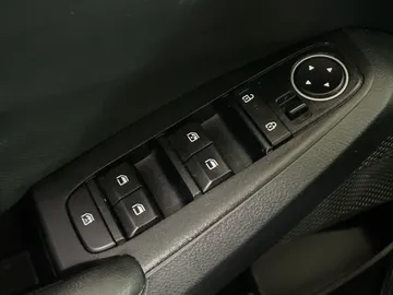 2024 Kia Seltos - image 23
