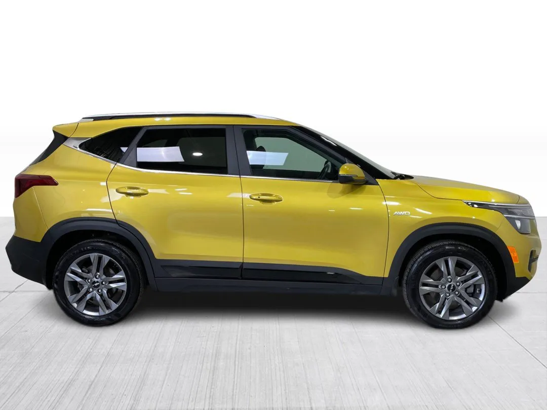 2023 Kia Seltos — photo 2