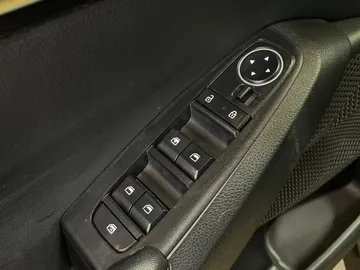 2023 Kia Seltos - image 23