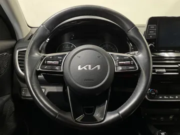 2023 Kia Seltos - image 24