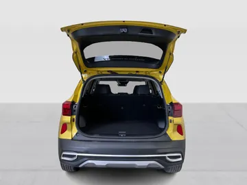 2023 Kia Seltos - image 14