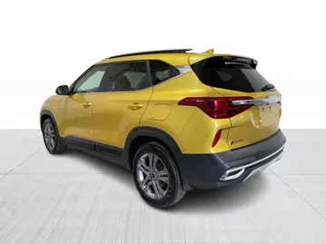 2023 Kia Seltos - image 12