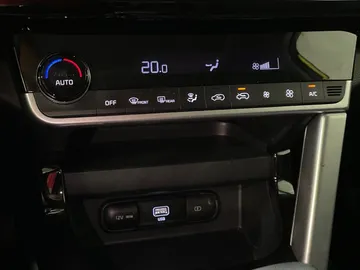 2023 Kia Seltos - image 21