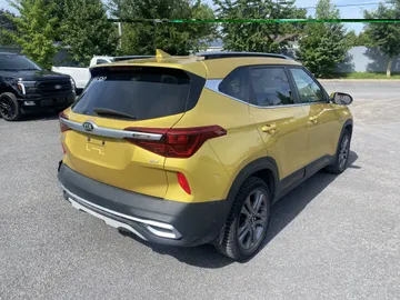 2021 Kia Seltos - image 3