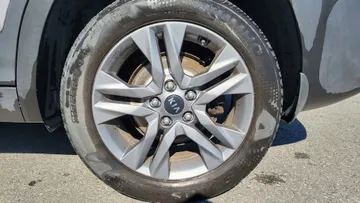 2021 Kia Seltos - image 7