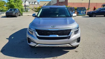 2021 Kia Seltos - image 2
