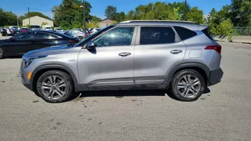 2021 Kia Seltos - image 6