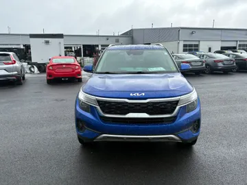 2022 Kia Seltos - image 2