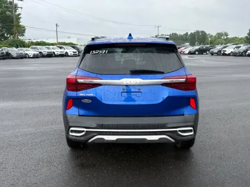 2022 Kia Seltos - image 4