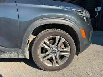 2023 Kia Seltos - image 7