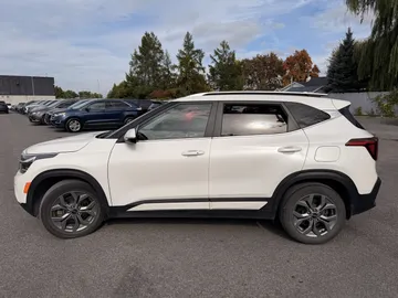 2024 Kia Seltos - image 4