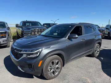 2024 Kia Seltos - image 3