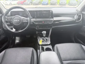2024 Kia Seltos - image 9