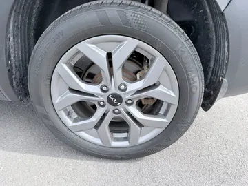 2024 Kia Seltos - image 7