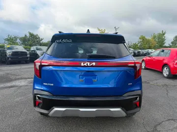 2024 Kia Seltos - image 6