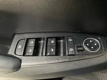 2024 Kia Seltos - image 25