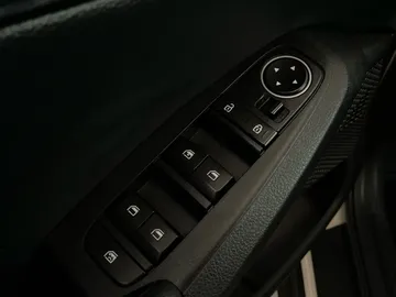 2021 Kia Seltos - image 24