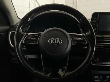 2021 Kia Seltos - image 19