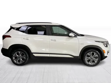 2021 Kia Seltos - image 2