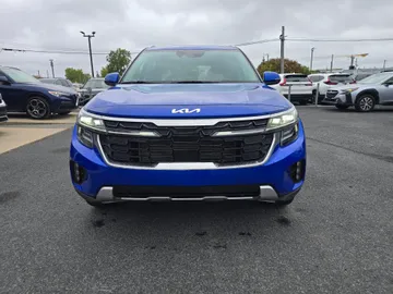 2024 Kia Seltos - image 2