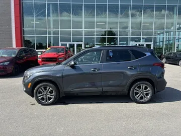 2021 Kia Seltos - image 4