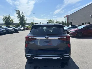 2021 Kia Seltos - image 6