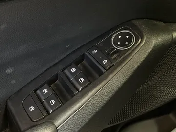 2023 Kia Seltos - image 23