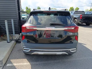 2023 Kia Seltos - image 6