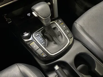 2023 Kia Seltos - image 26