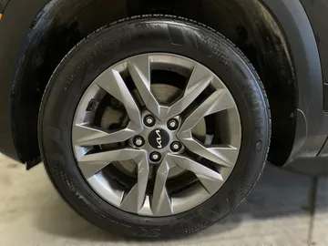 2023 Kia Seltos - image 7