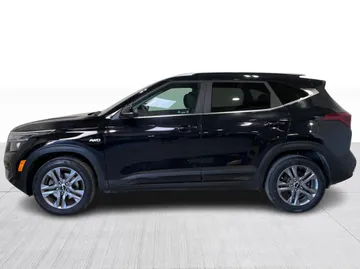 2023 Kia Seltos - image 11