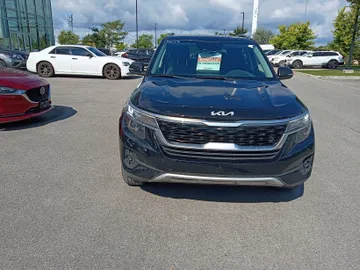 2023 Kia Seltos - image 2