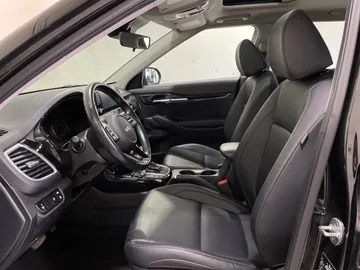2023 Kia Seltos - image 3