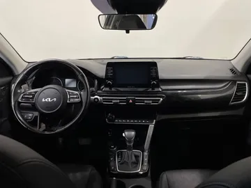 2023 Kia Seltos - image 4