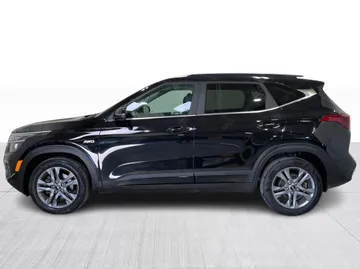 2023 Kia Seltos - image 11