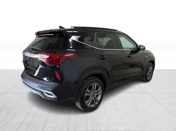 2023 Kia Seltos - image 15