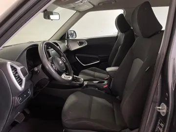 2021 Kia Soul - image 10