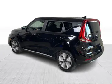 2021 Kia Soul EV - image 11