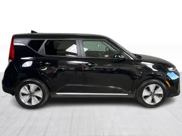 2021 Kia Soul EV - image 2