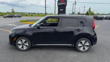 2021 Kia Soul EV - image 4