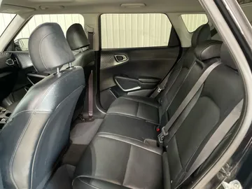 2021 Kia Soul EV - image 15