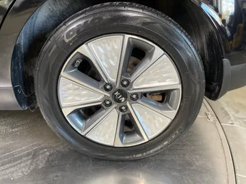2021 Kia Soul EV - image 7