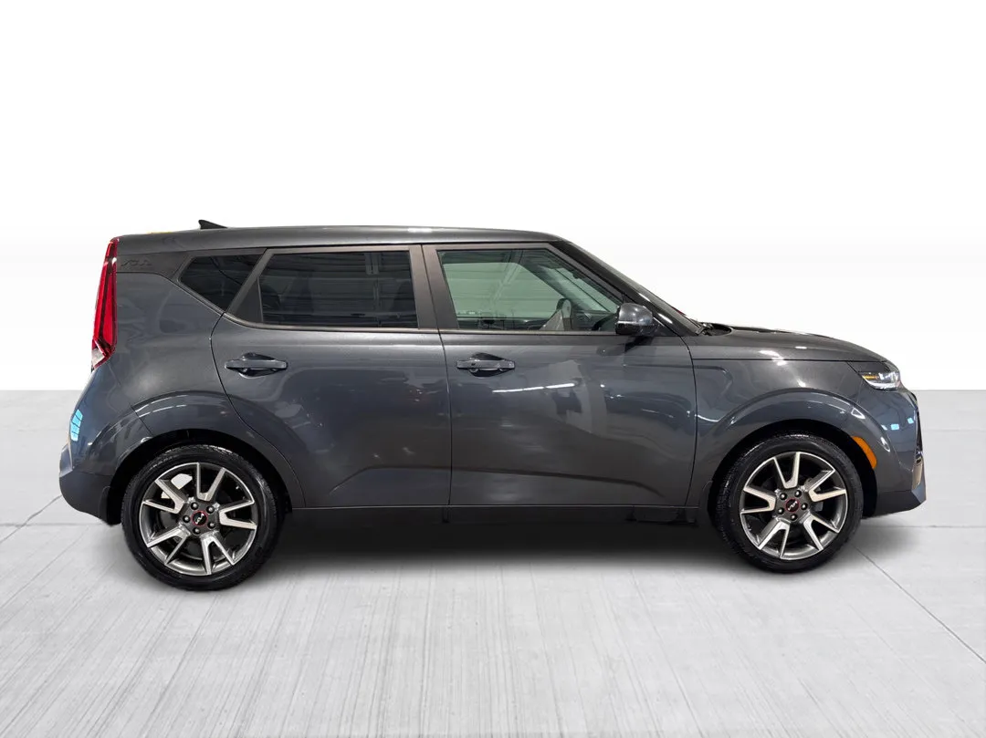 2022 Kia Soul — photo 2